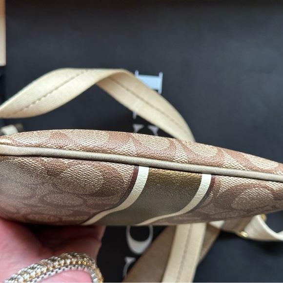 Coach Heritage Crossbody with Tattersall lining - Picture 12 of 16